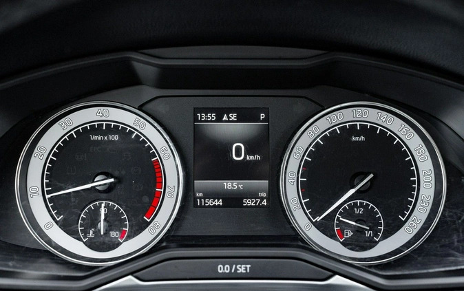 Skoda Superb cena 96850 przebieg: 115590, rok produkcji 2019 z Rudnik nad Sanem małe 704